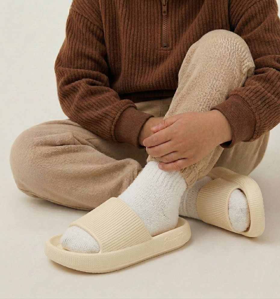 Beige / EU 28/29 | UK 10.5 | US C 11